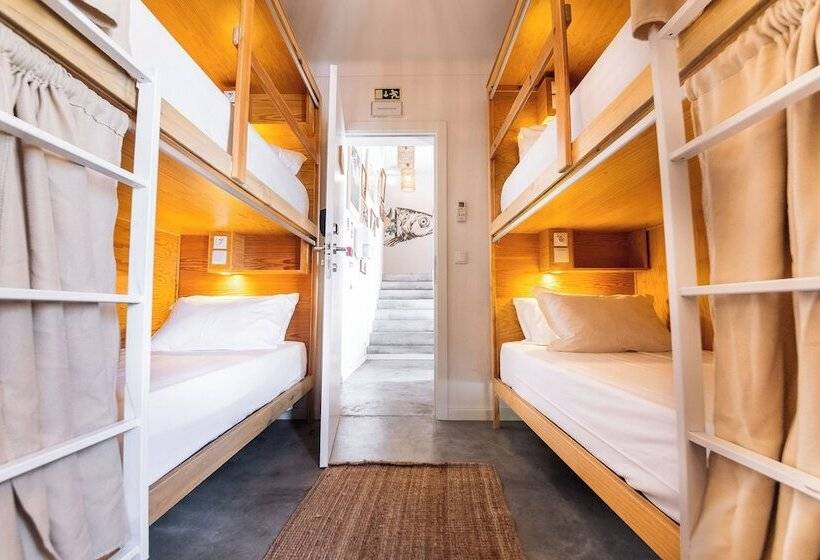 تختخواب در اتاق مشترک, Selina Boavista Ericeira