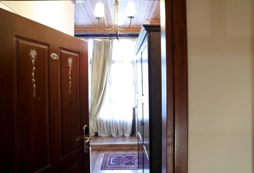 סוויטה, Boutique Hotel Palea Poli