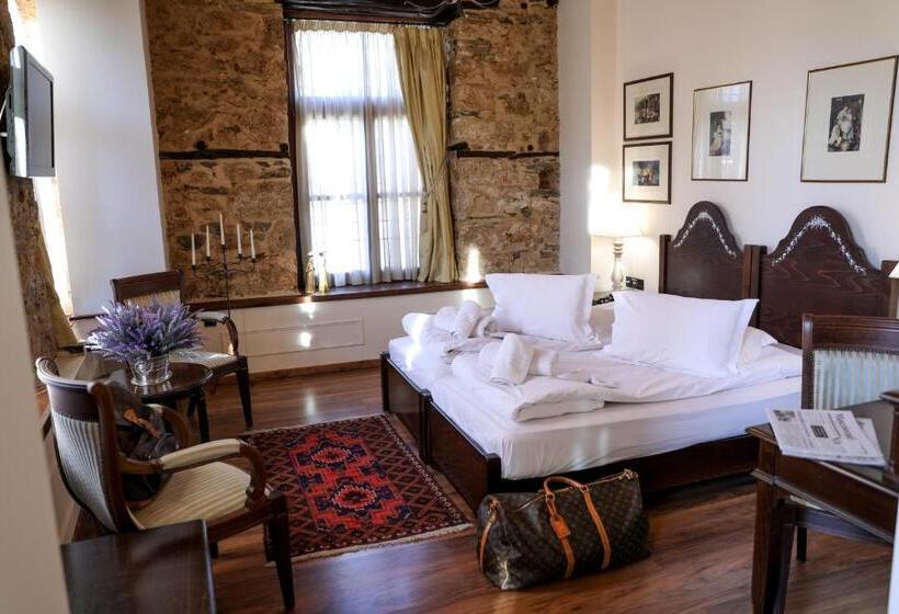 סוויטה, Boutique Hotel Palea Poli