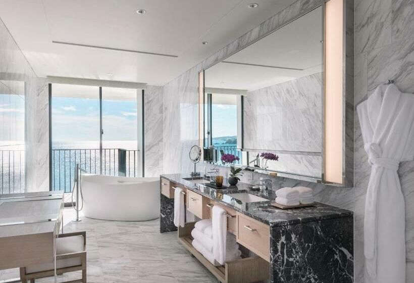 جناح, Halekulani Okinawa