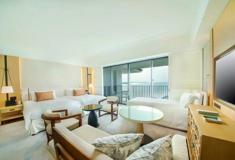 オーシャンビューのデラックストリプルルーム, Halekulani Okinawa