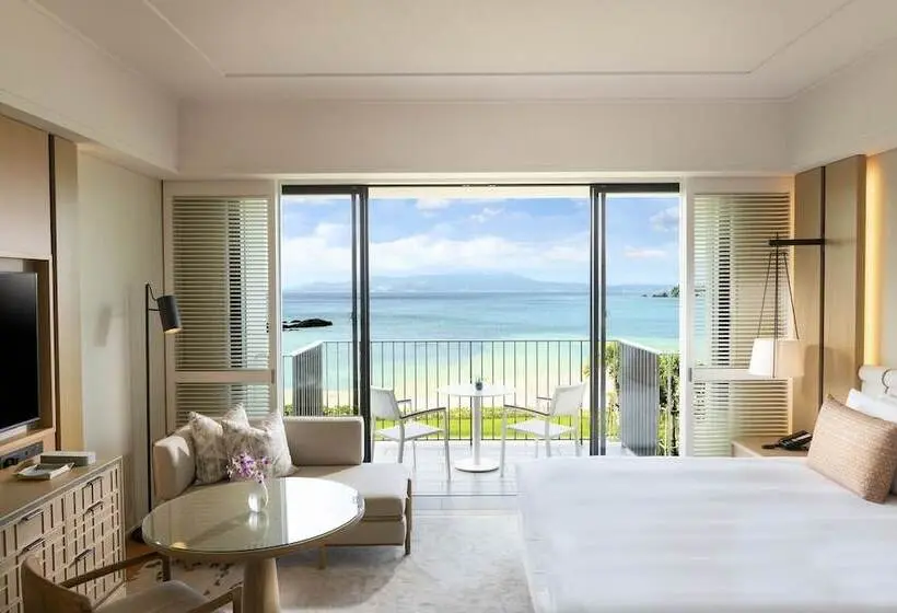 キングサイズベッドのデラックスルーム, Halekulani Okinawa