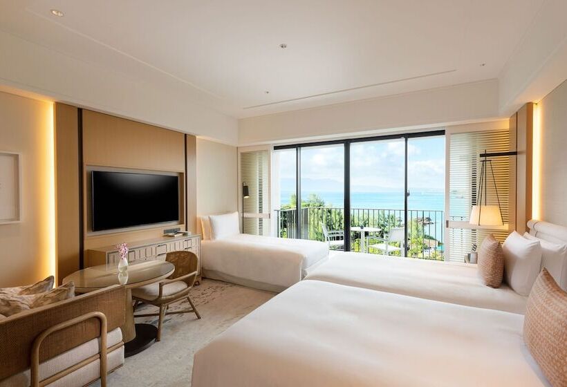 غرفة بريميوم ثلاثية, Halekulani Okinawa