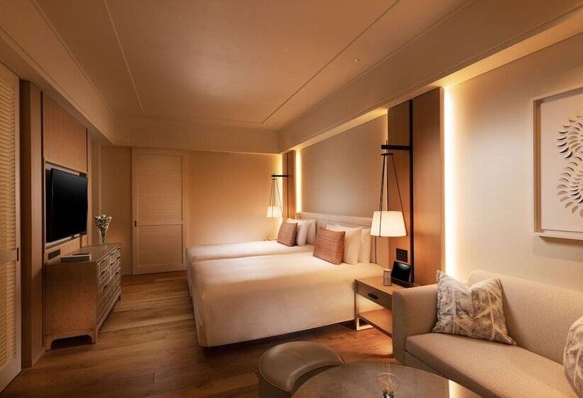 غرفة بريميوم مطلّة علي البحر, Halekulani Okinawa