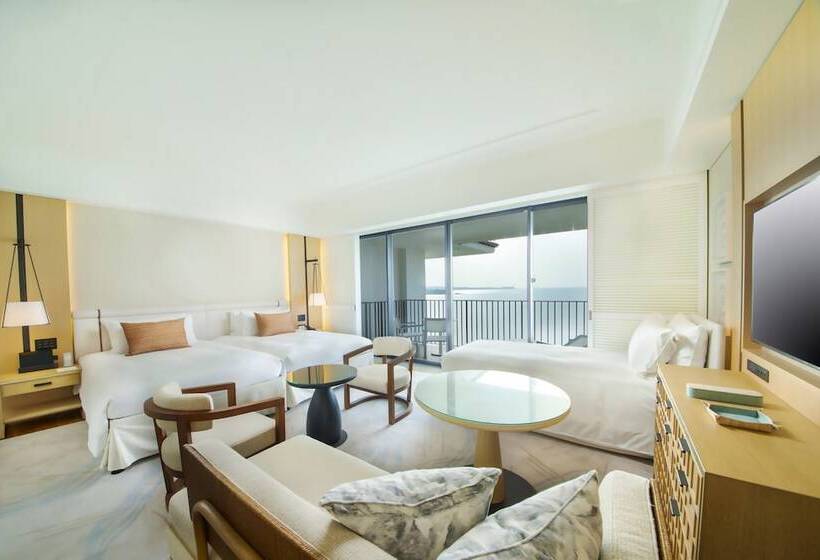 غرفة ديلوكس ثلاثية مطلة على البحر, Halekulani Okinawa