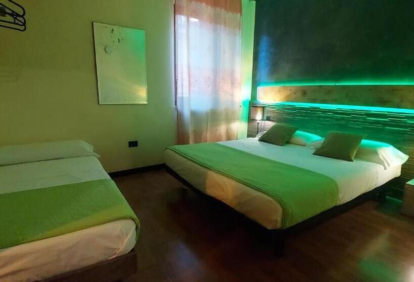 آپارتمان یک خوابه با دری مشترک که هال را جدا می کند., Marconi Rooms And Apartments