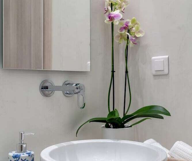 Полулюкс, Porto Vecchio Luxury Suites