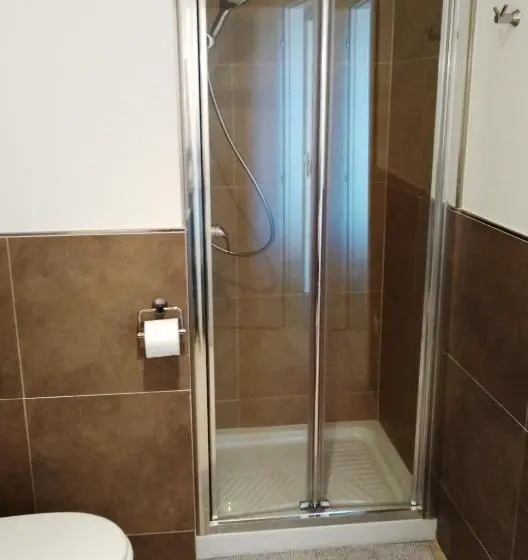 スタンダードルーム, Acetylene B&b