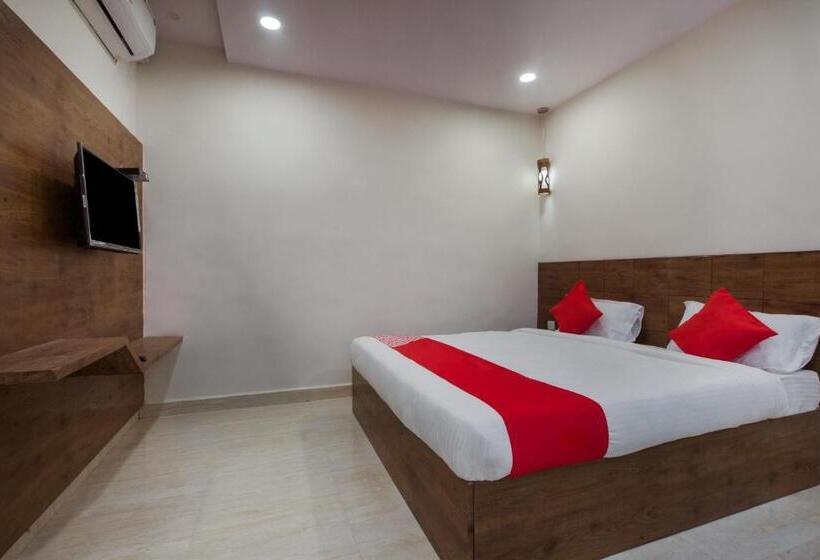 اتاق کلاسیک سه تخته, Super Hotel O Holiday Rani Gunj Opp Punjab National Bank