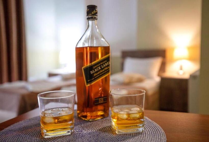 اتاق استاندارد سه نفره, Guest House Mk