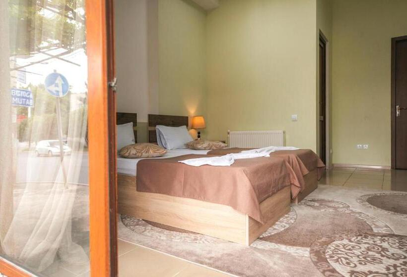 اتاق استاندارد سه نفره, Guest House Mk