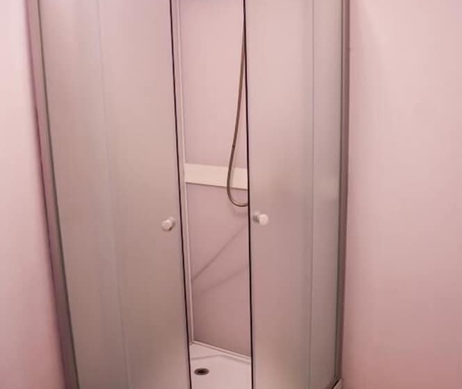 تختخواب در اتاق مشترک, Sleep&go Hostel