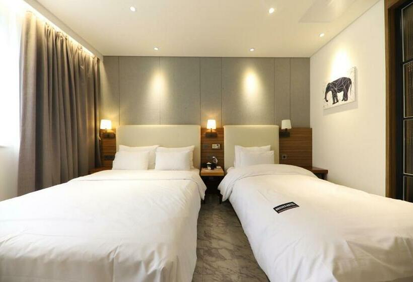 חדר סטנדרט, Brooks Business