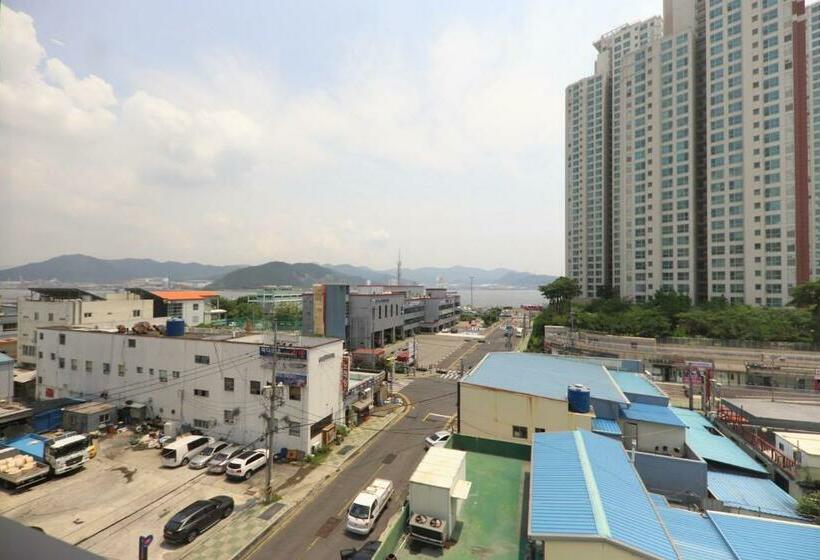 חדר דלוקס נוף לים, Brooks Business