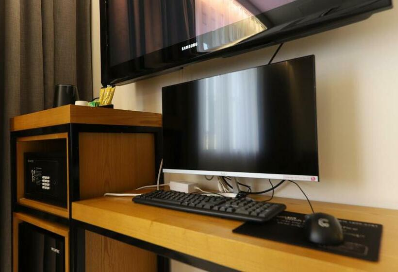 חדר סופריור נוף לעיר, Brooks Business