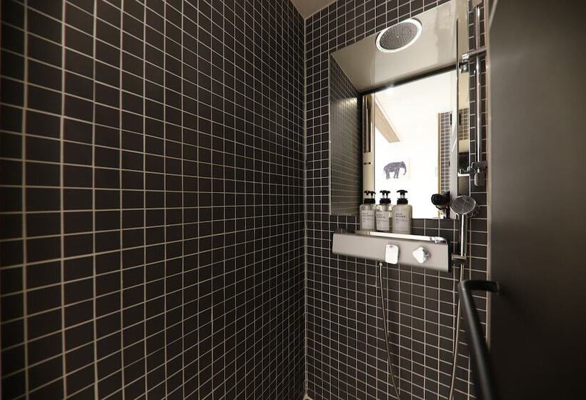 חדר סטנדרט, Brooks Business