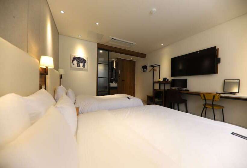 חדר סטנדרט, Brooks Business