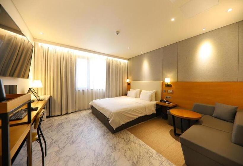 חדר סטנדרט, Brooks Business