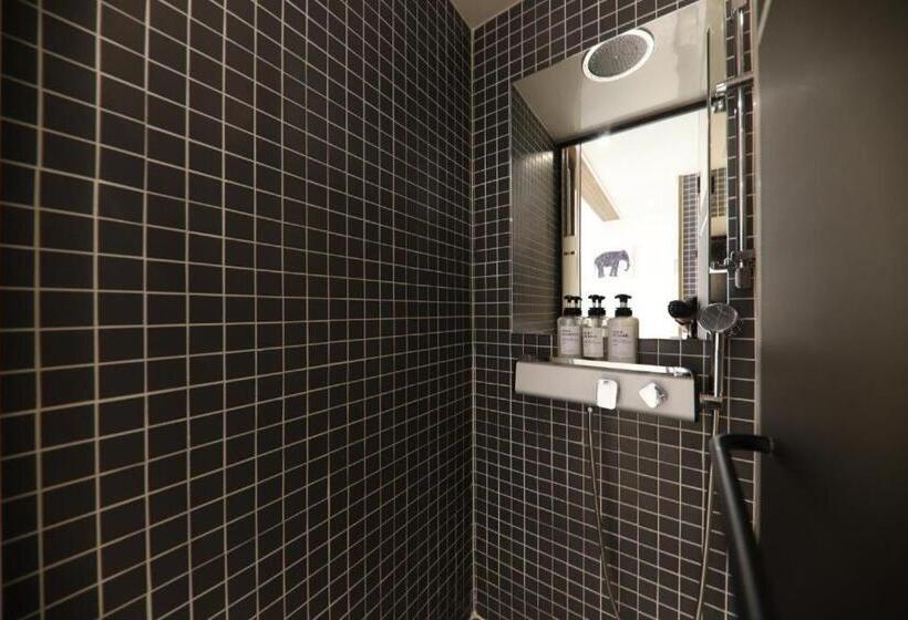 חדר סטנדרט, Brooks Business