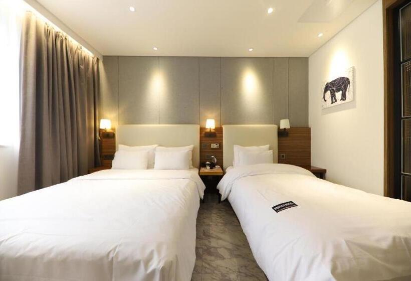 חדר סטנדרט, Brooks Business