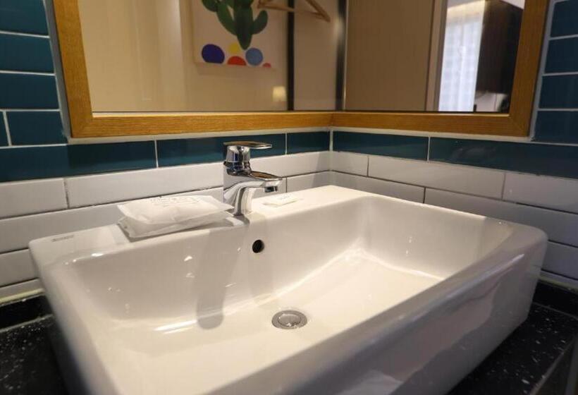 חדר דלוקס נוף לים, Brooks Business