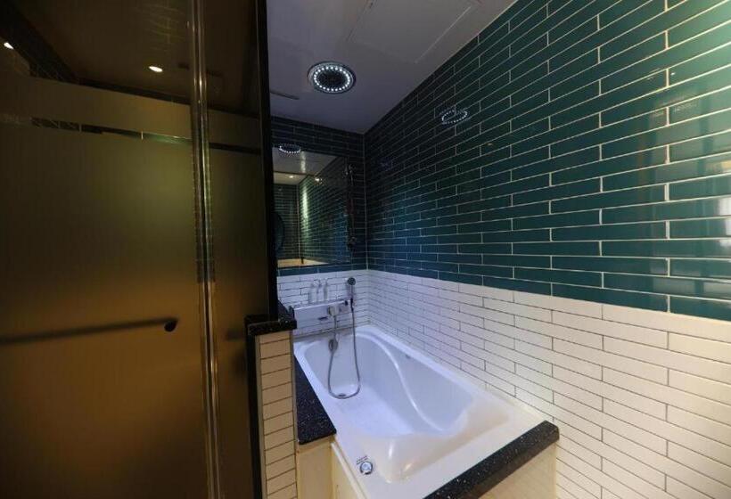 חדר דלוקס נוף לים, Brooks Business