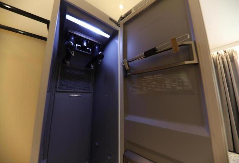 חדר דלוקס נוף לים, Brooks Business