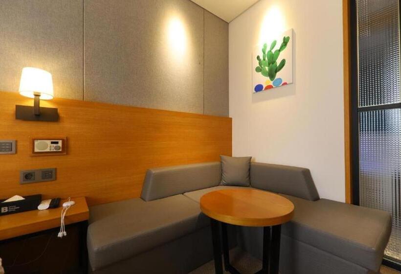 חדר דלוקס נוף לים, Brooks Business