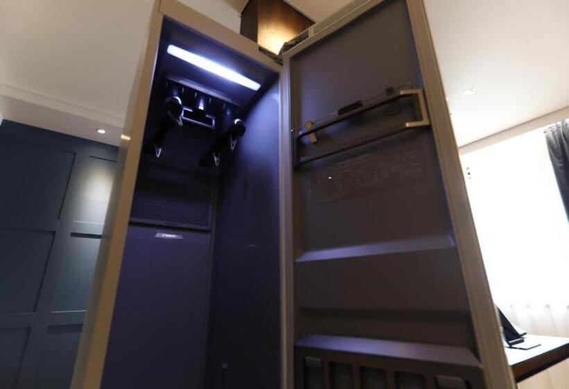 סוויטת דלוקס נוף לים, Brooks Business