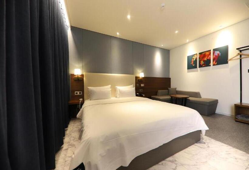 סוויטת דלוקס נוף לים, Brooks Business