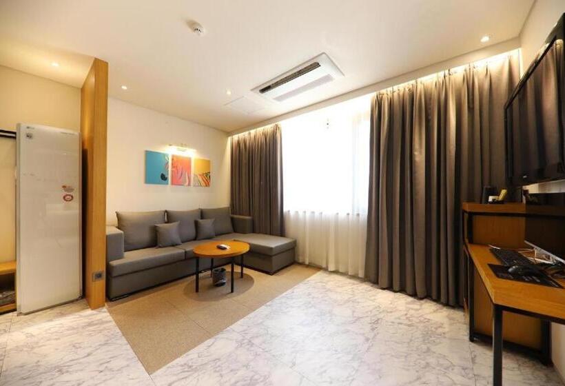 חדר סופריור נוף לעיר, Brooks Business