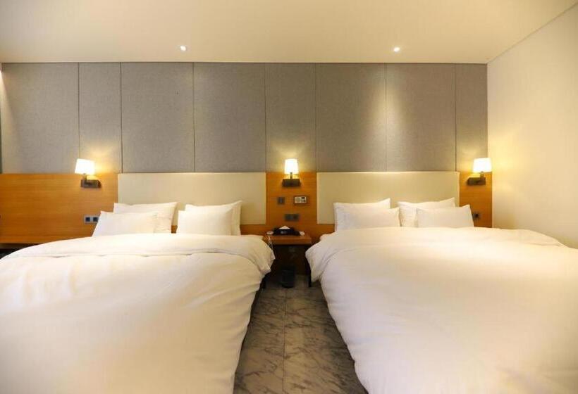 חדר סופריור נוף לעיר, Brooks Business