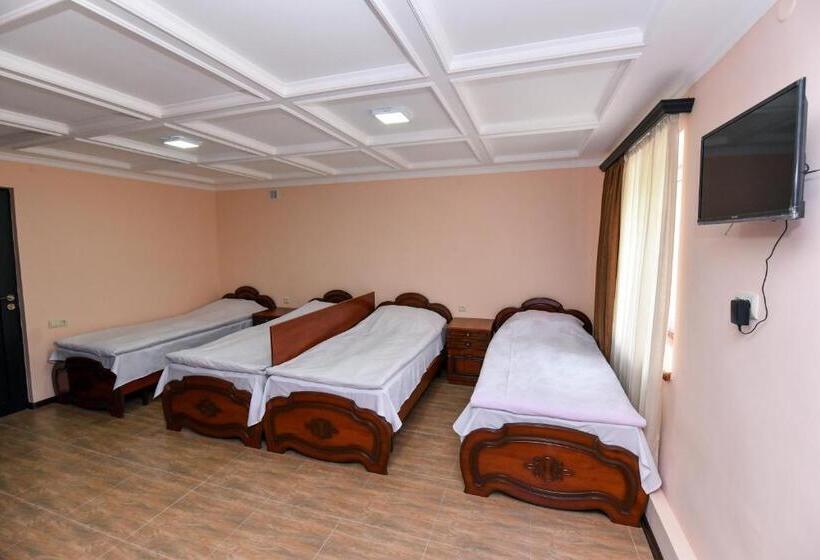 غرفة ديلوكس ثلاثية, Old City Hotel Alaverdi