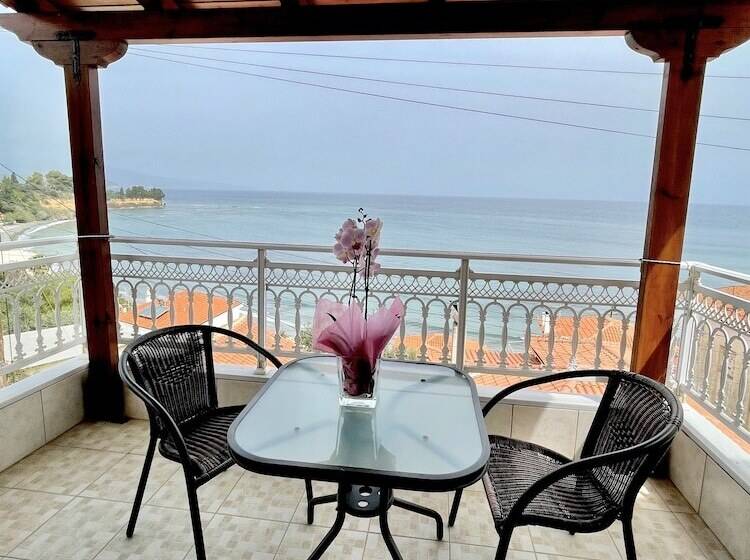 标准三人间, Sofotel