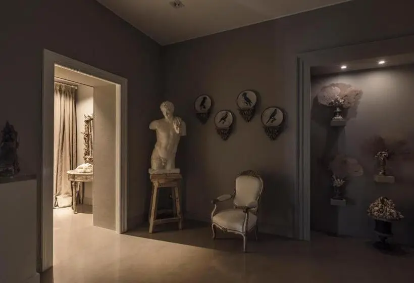 سوئیت با بالکن, Seven Rooms Villadorata