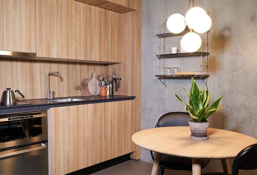 Апартаменты Deluxe 1 Спальня, Guestapart