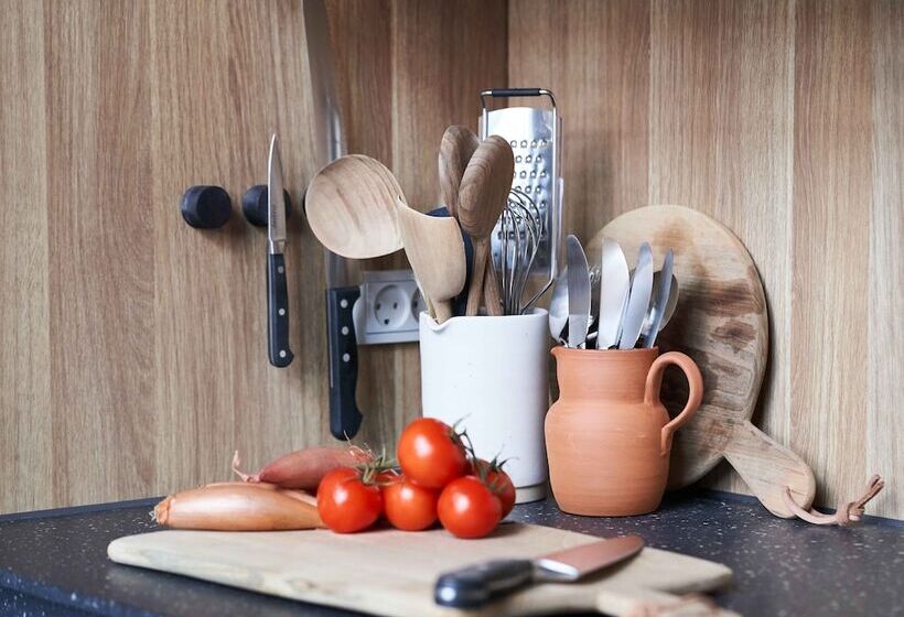 Апартаменты Deluxe 1 Спальня, Guestapart