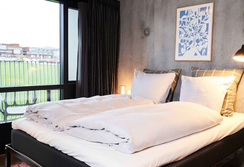 Апартаменты Deluxe 1 Спальня, Guestapart