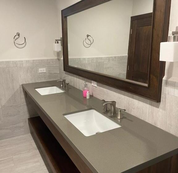 غرفة سوبيريور, Roaring River Golf & Accommodations