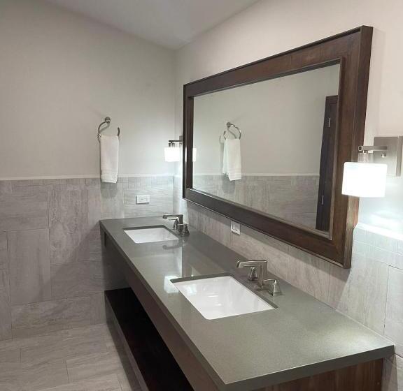 غرفة سوبيريور سرير كينج, Roaring River Golf & Accommodations