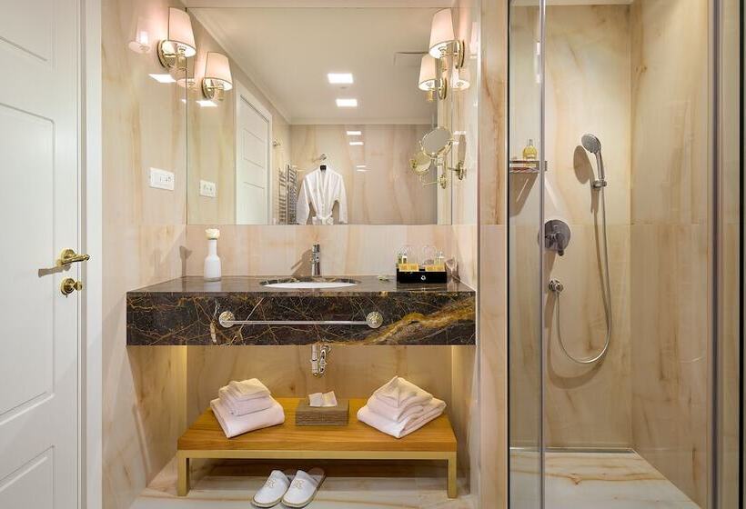 اتاق خانوادگی با چشم‌انداز دریا, Villa Harmony