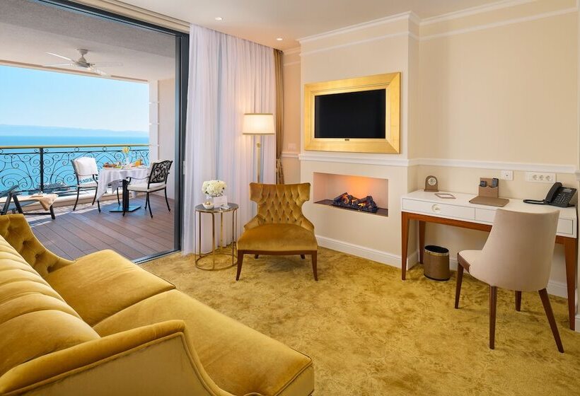 اتاق لوکس با تخت بزرگ, Villa Harmony