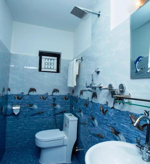 سوییت خانوادگی, Gurung's Home