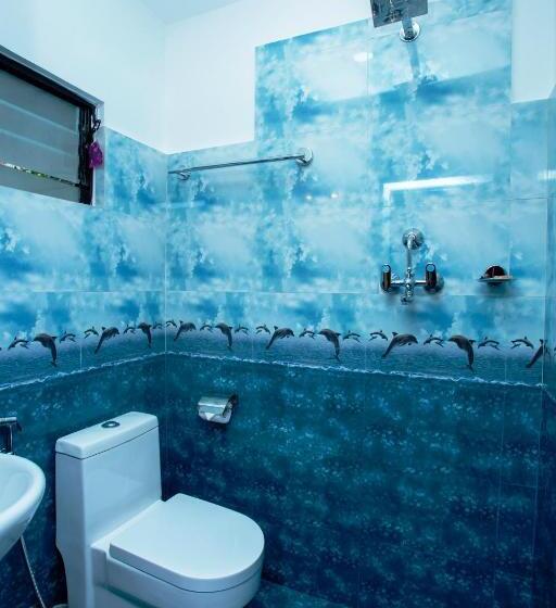 تختخواب در اتاق مشترک, Gurung's Home