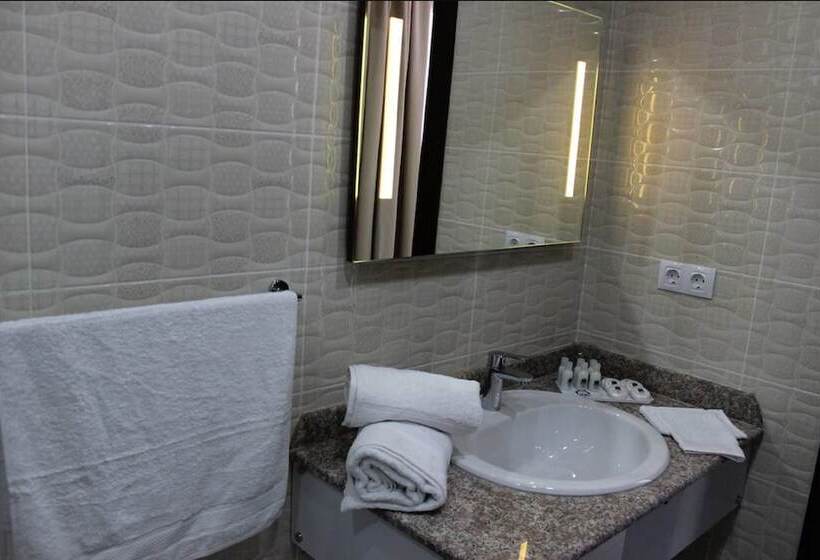 Номер Стандарт Трехместный, Hôtel Rue D Or