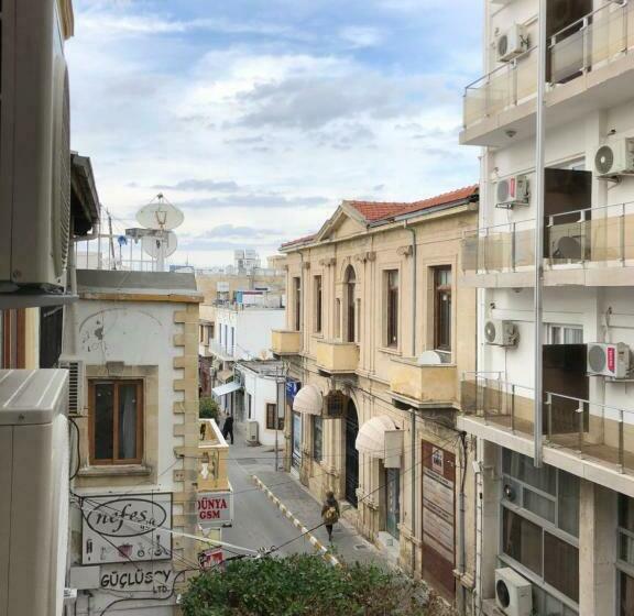 חדר סטנדרט עם מרפסת, Lord S Residence Boutique