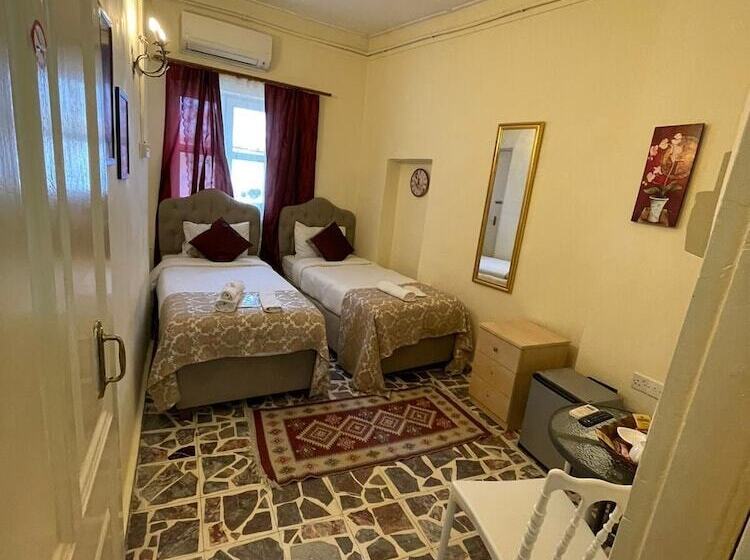 اتاق اکونومی, Lord S Residence Boutique