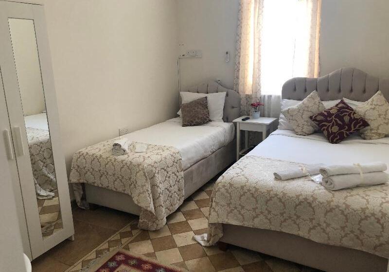 חדר אקונומי, Lord S Residence Boutique