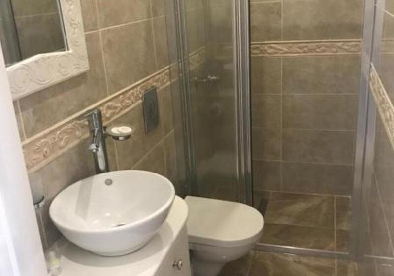 חדר דלוקס לשלושה, Lord S Residence Boutique