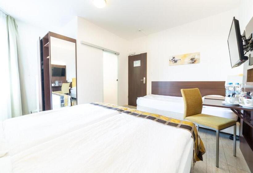 标准三人间, Rheinfelderhof